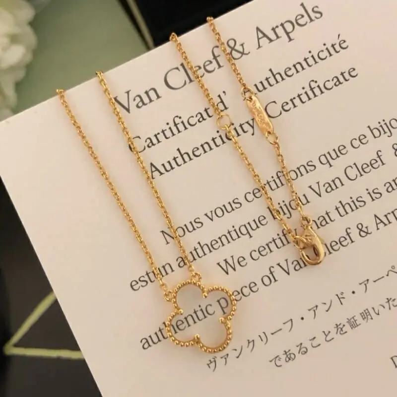 van cleef  arpels collier pour femme s_12040aa1